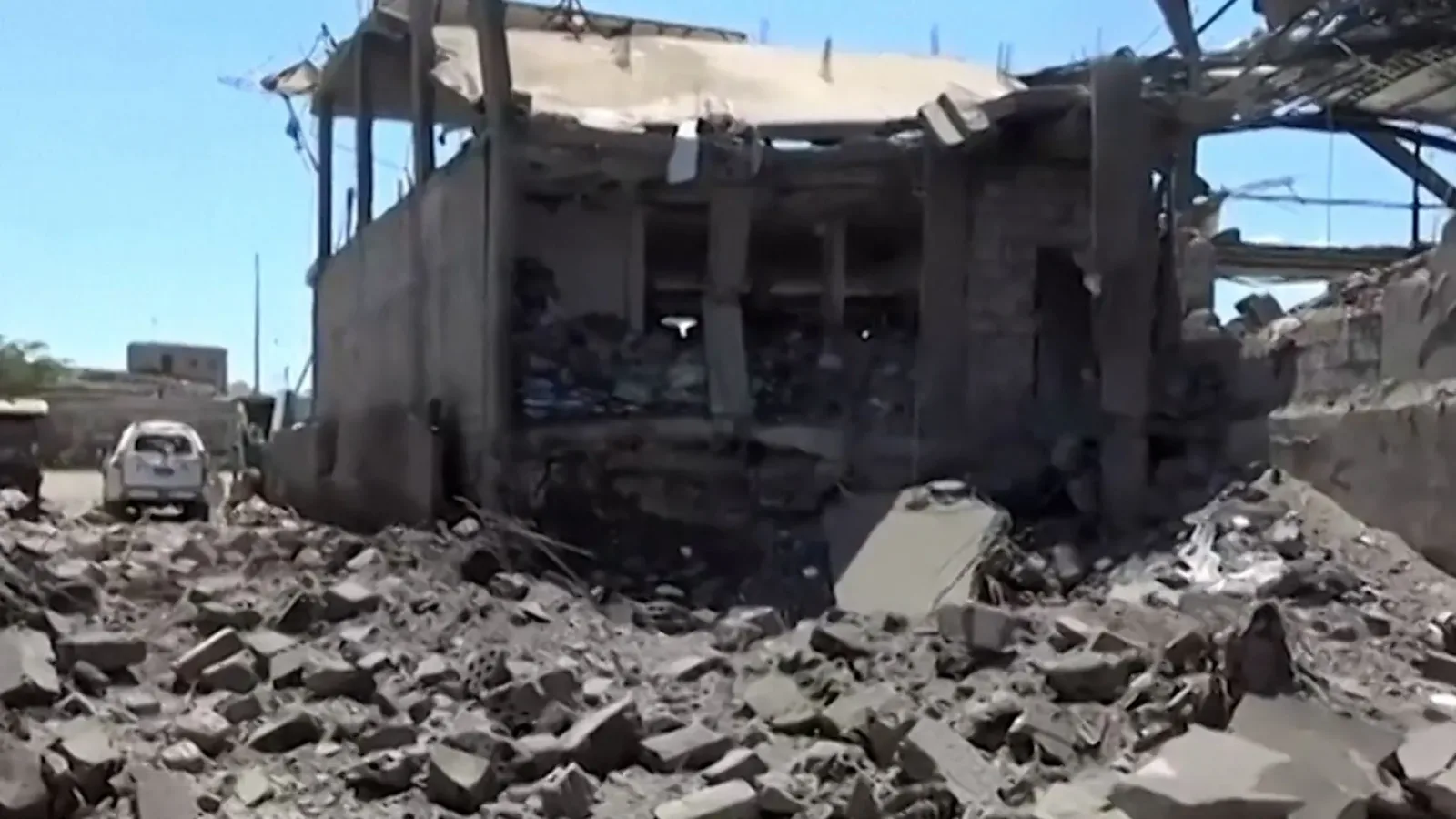 Deadly strike hits market in Yemen’s Taiz