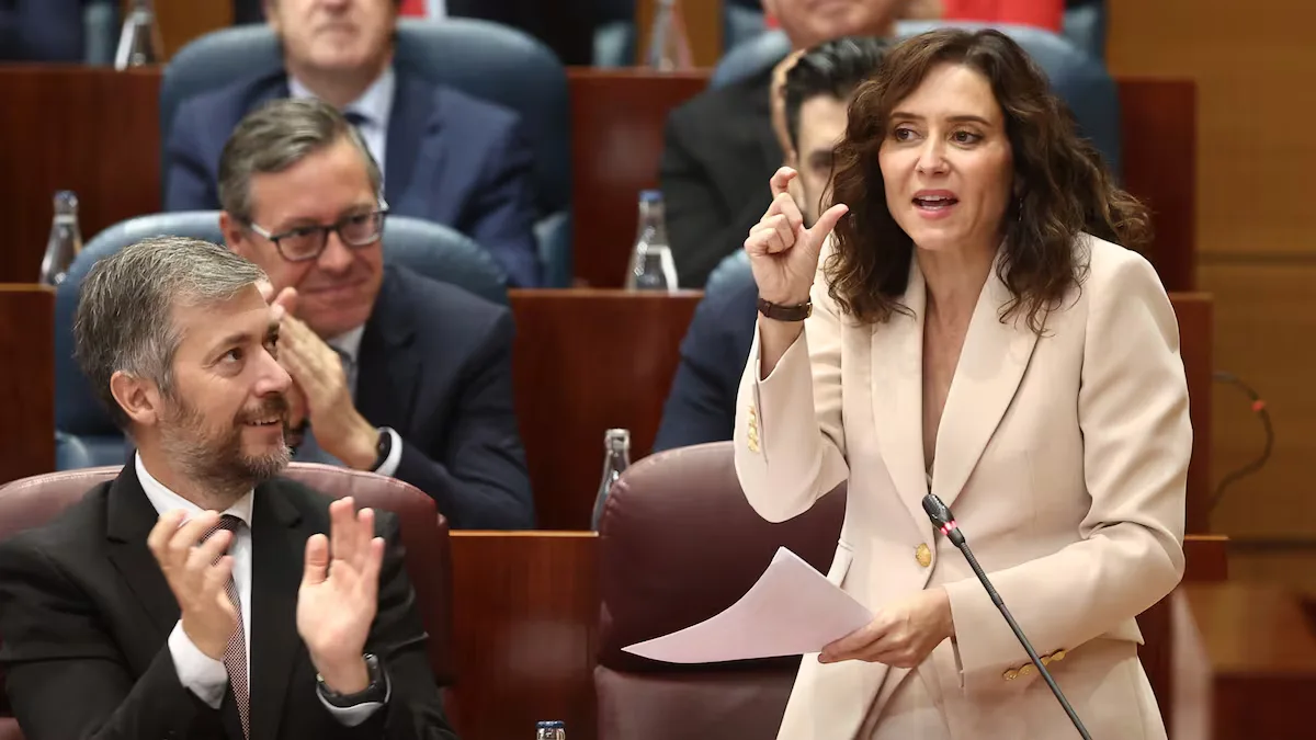 Ayuso intenta enterrar la crisis del ático con el anuncio de más de 100 medidas en el debate del estado de la región