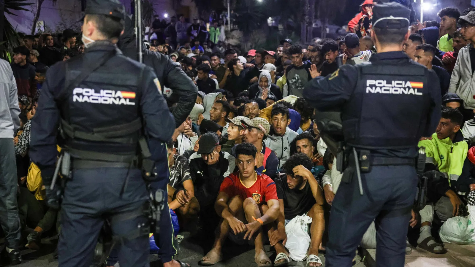 La jueza moviliza 21 unidades policiales y militares en la investigación del salto