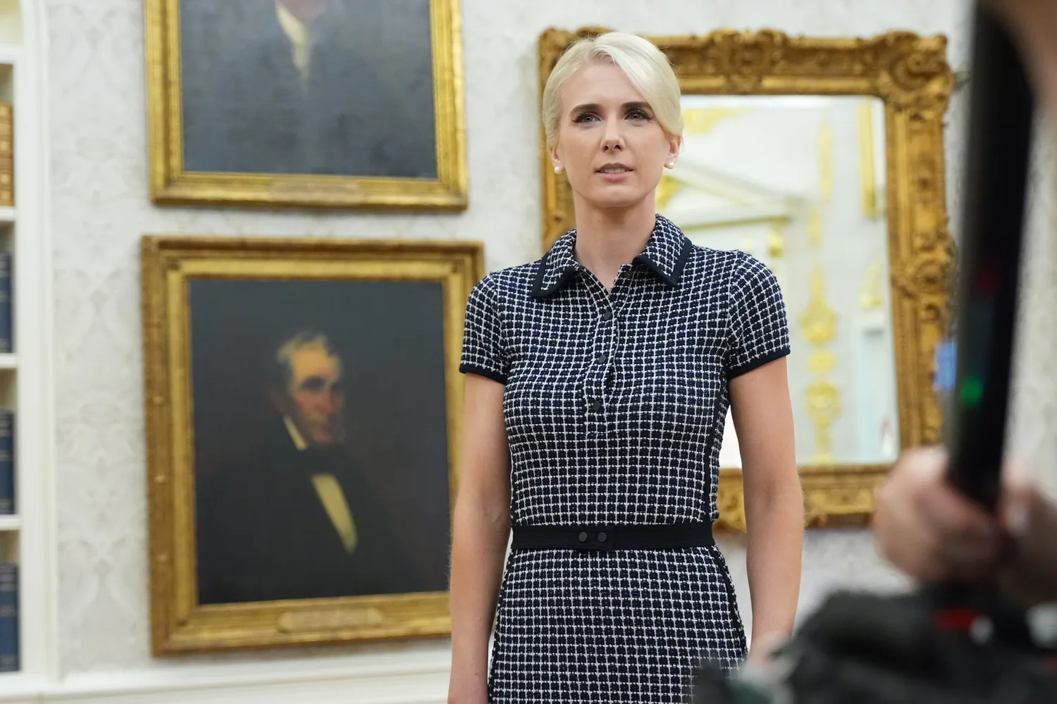 Trump regaló más de 38.000 euros en efectivo a Natalie Harp y a dos colaboradoras más