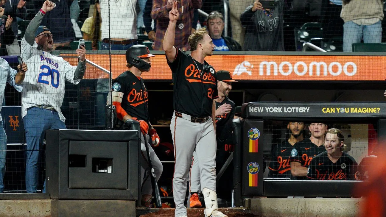 Alonso hits 300th HR to tie game in 9th, gets curtain call at Citi Field