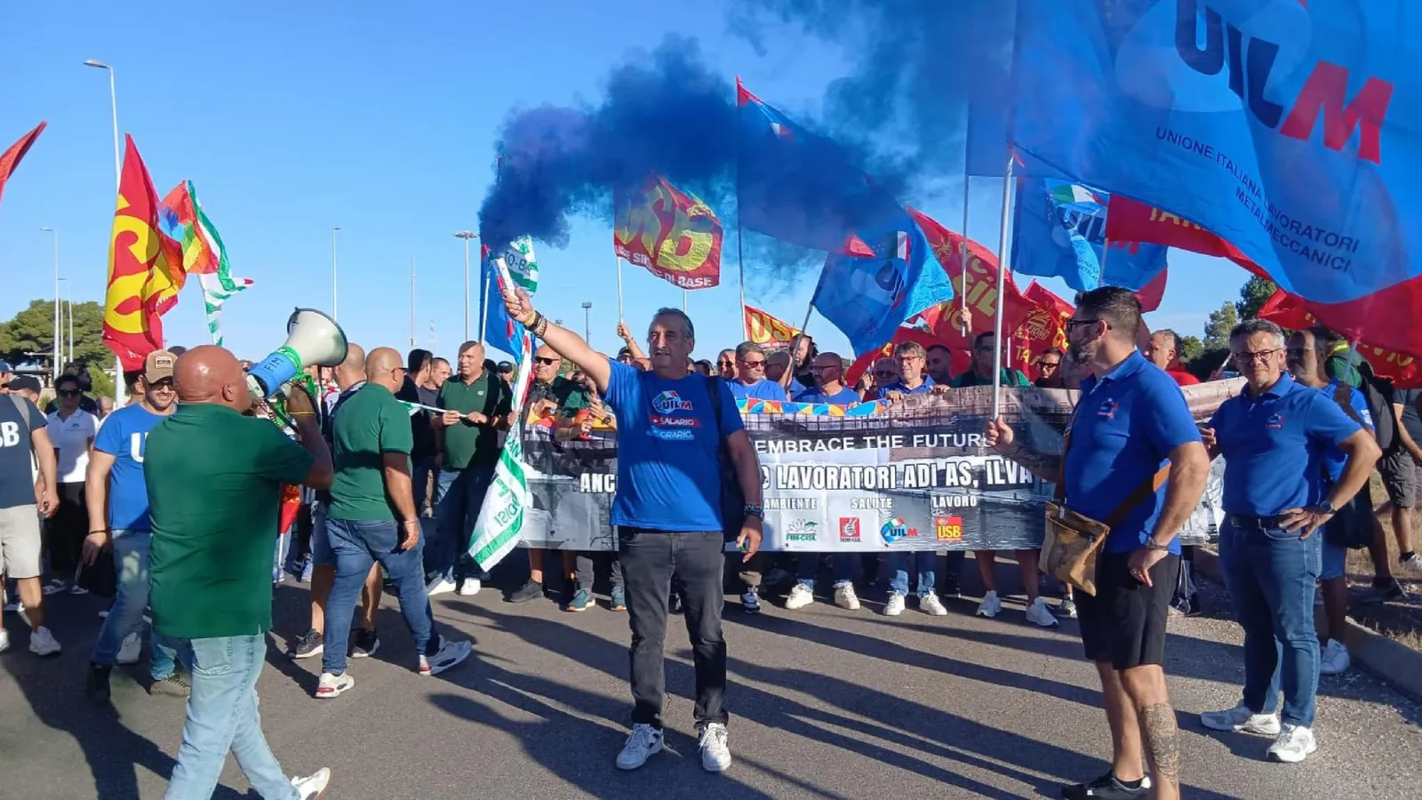 Ex Ilva: protesta indotto, sciopero 24 ore fino alle 7 di domani e blocco stradale Taranto-Statte