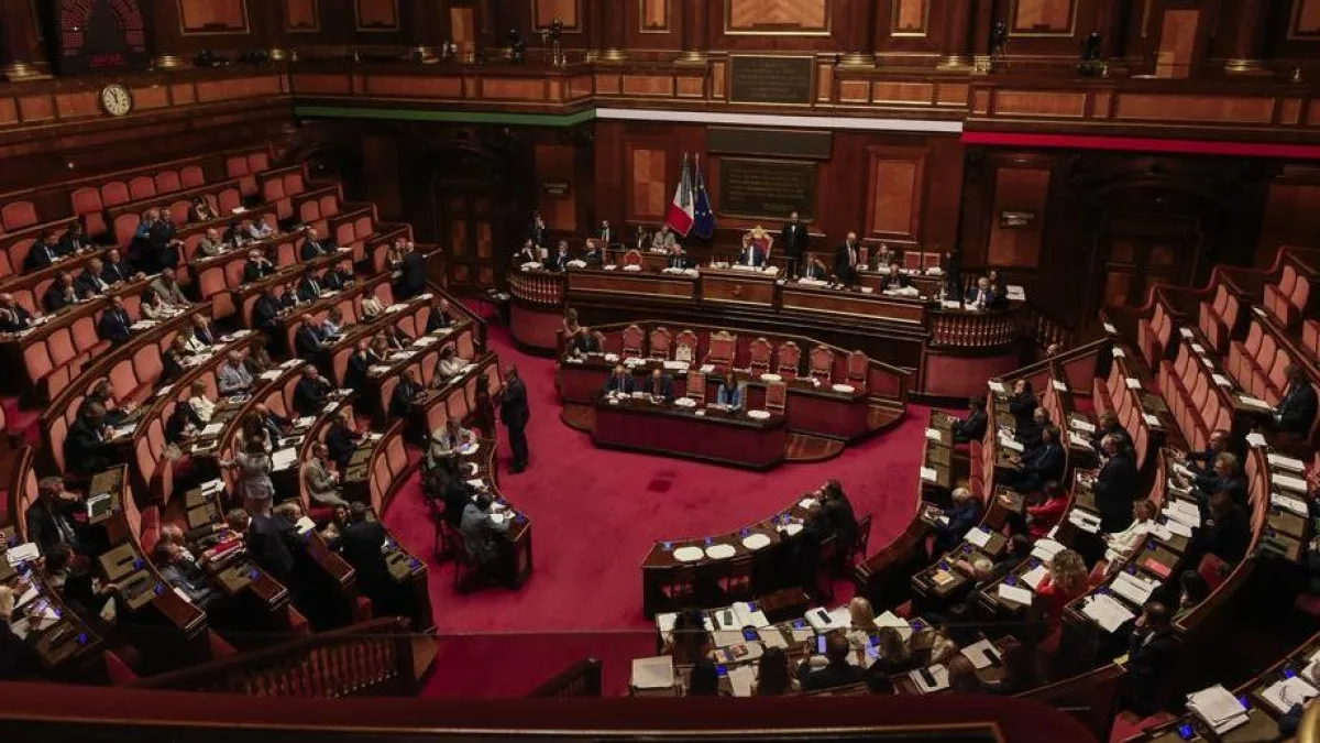 Legge elettorale, rush finale al Senato. Calenda: «Genera populismo». Renzi: «Il centrodestra ha paura di perdere». Le dichiarazioni di voto