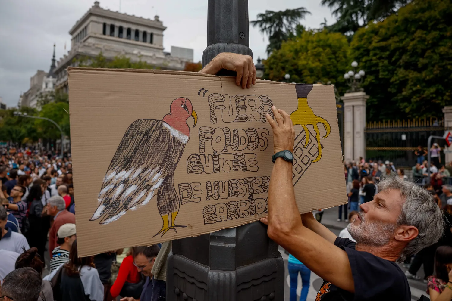 El decreto de vivienda extiende a 2030 la prohibición de compra especulativa para los fondos buitre
