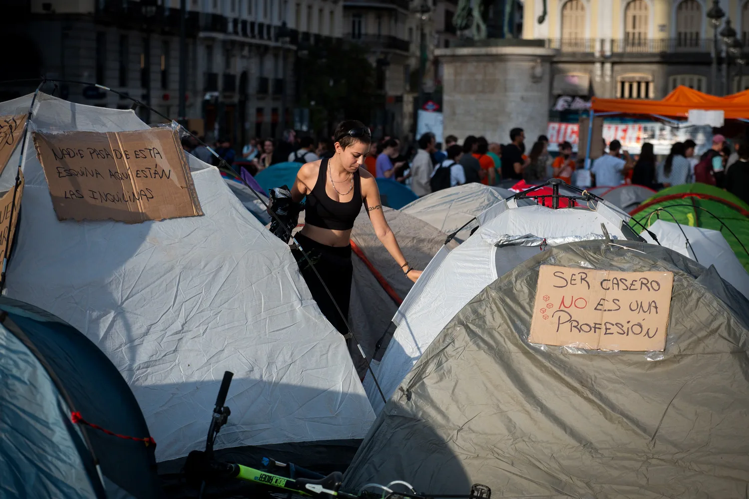 Los carteles de la acampada en la Puerta del Sol, en imágenes