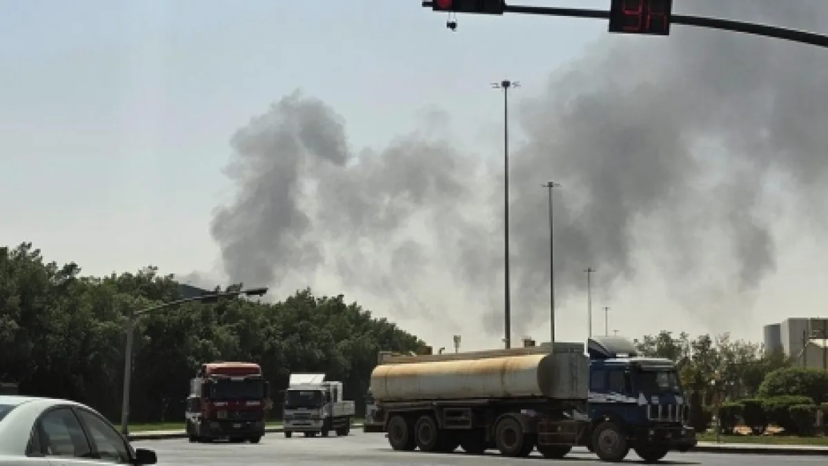 Houthi: «Abbiamo colpito l'aeroporto di Riad e una raffineria di Aramco»