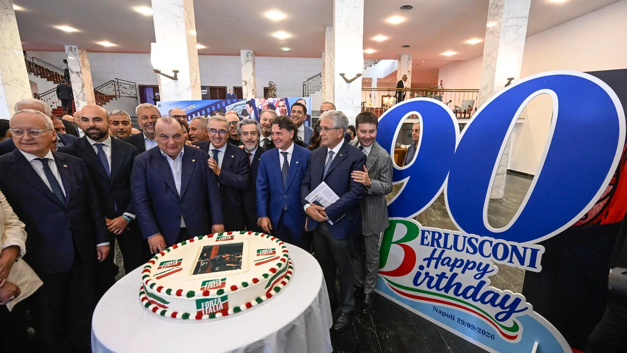 La famiglia e il popolo di Fi commemorano i 90 anni di Berlusconi