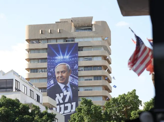 Israele, il 7 ottobre e il voto. Nuovi scontri in Francia. La legge elettorale | Il nuovo episodio di «Giorno per giorno»