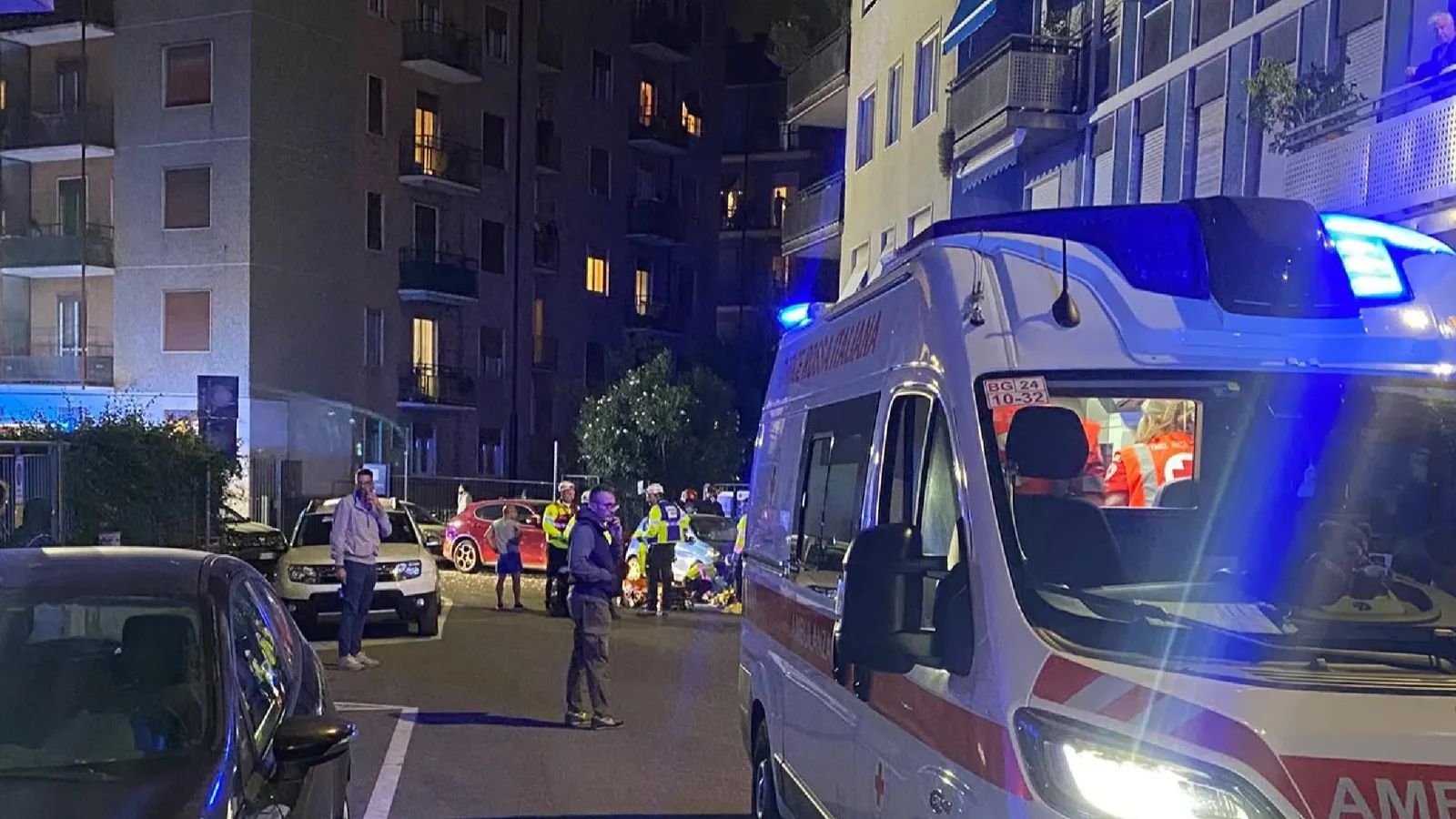 Forte esplosione in un palazzo a Bergamo, 9 feriti e 50 sfollati