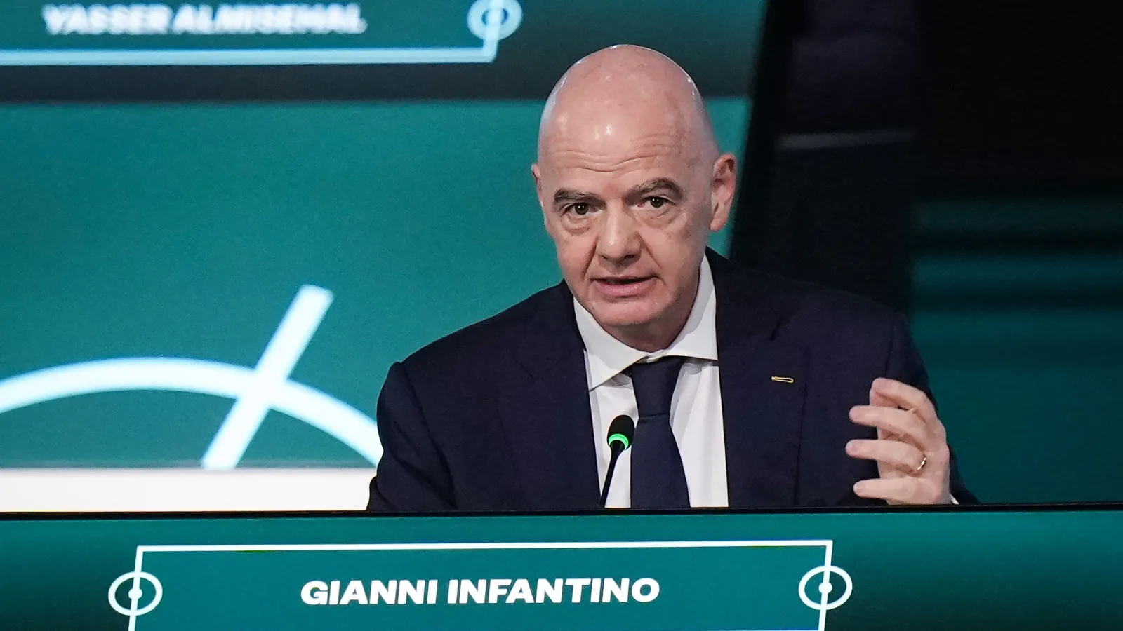 machtkampf in der fifa: Infantino geht auf Kritiker zu – schließt eigenen Rückzug aber aus