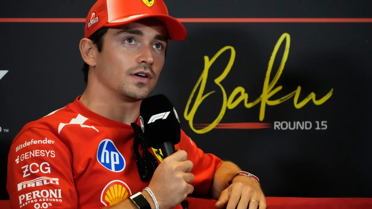 Leclerc a Baku con il mistero del motore, perchè rischia penalità. «Non svelo nulla. Per ora testiamo quello di Monza»