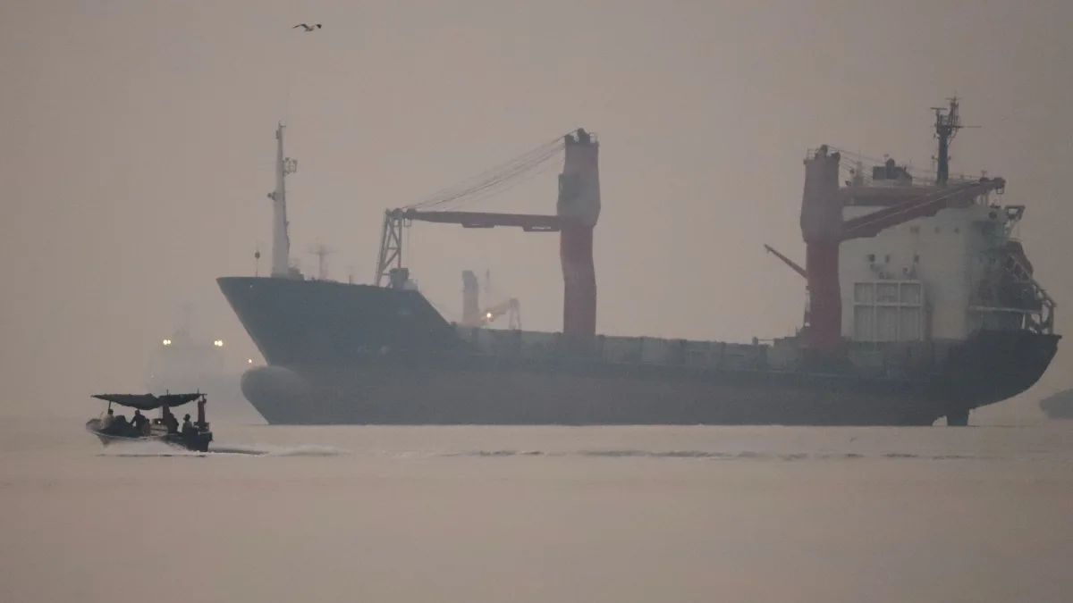 Il petrolio torna a scorrere e a passare da Hormuz: il sospetto di pedaggi  segreti imposti da Teheran