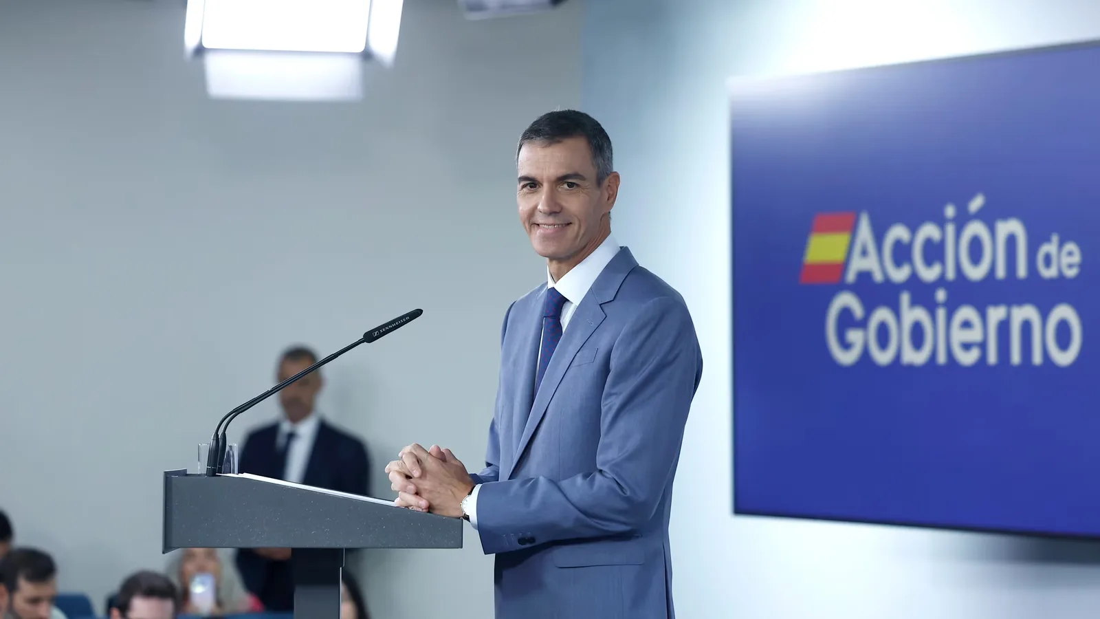 Sánchez arranca la campaña con los decretos de vivienda para frenar desahucios ya: “El Gobierno ni tira la toalla ni deja tirada a la gente”
