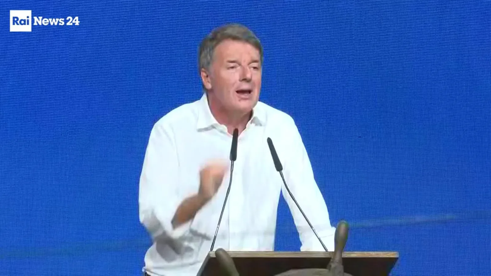Renzi: "In Ucraina stanno morendo migliaia e migliaia di ventenni, non usarla per fini elettorali"