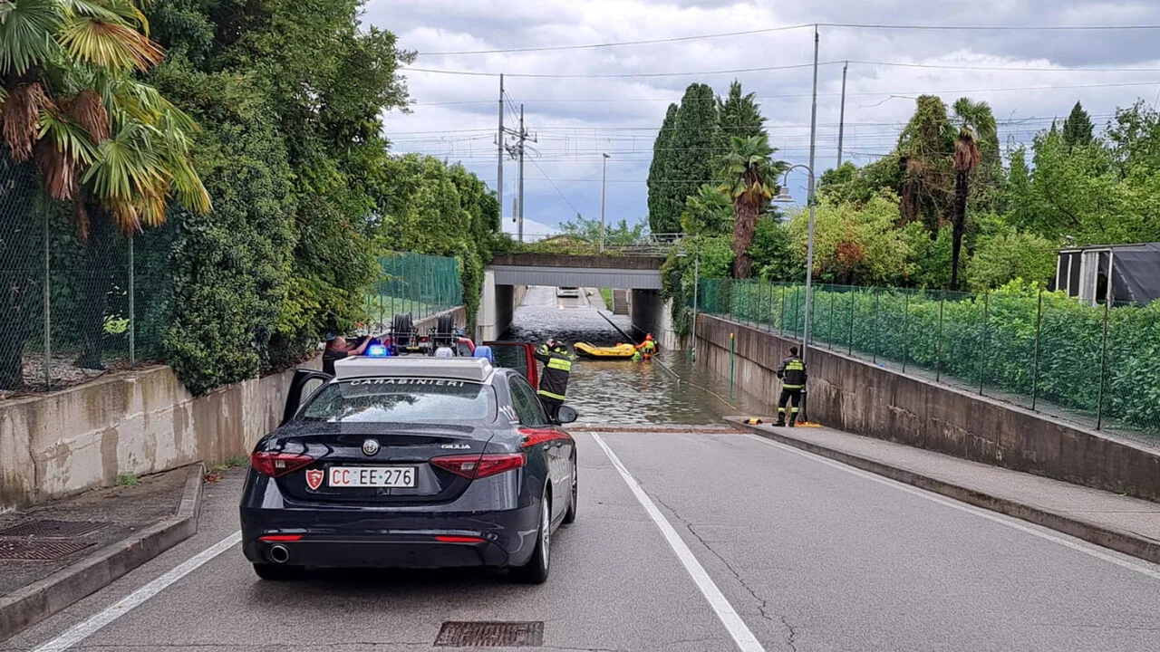 Maltempo al Centro Nord: donna annega nel sottopassaggio allagato in Friuli