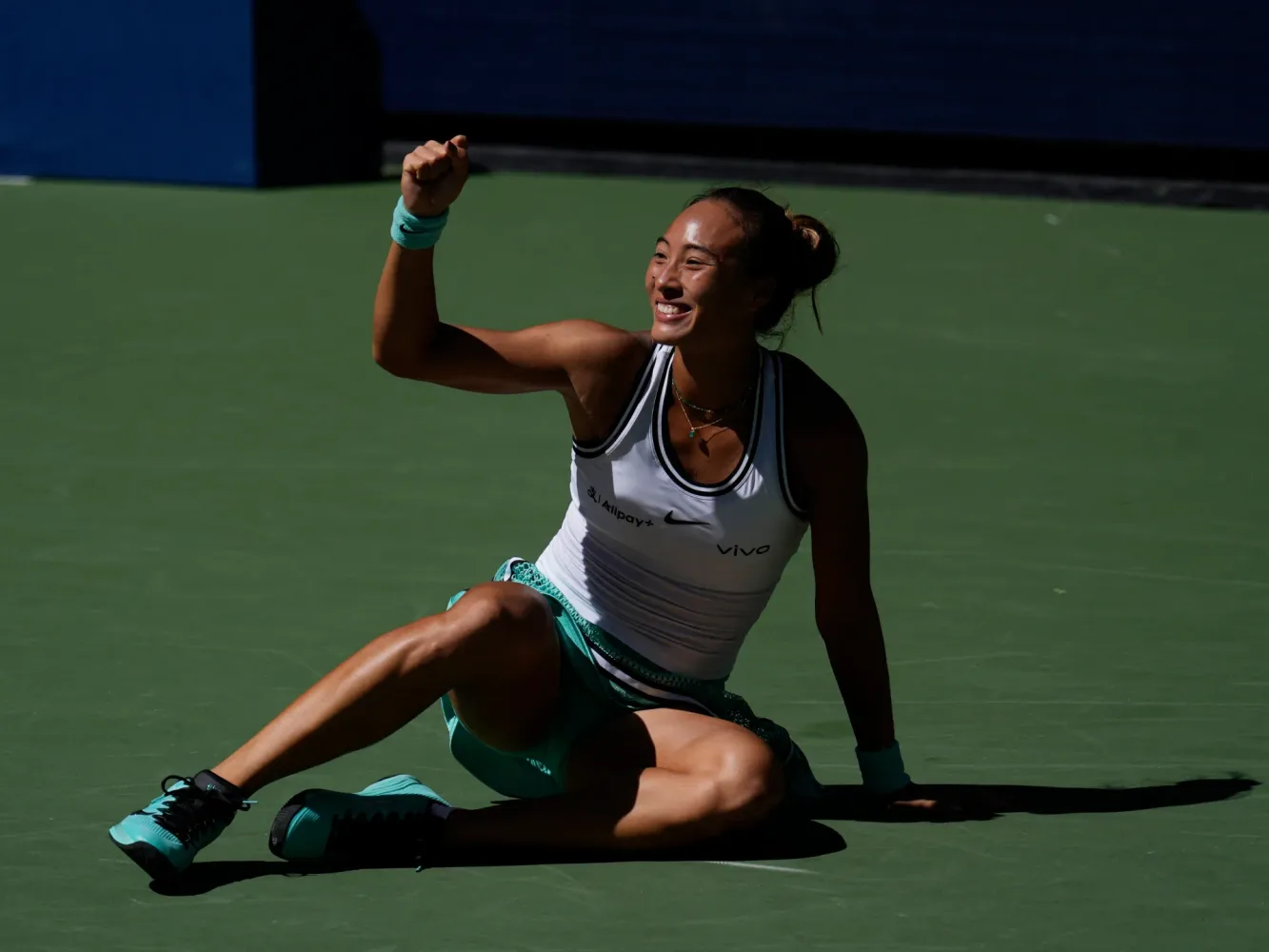 US Open: Zheng in 5-0 comeback; Gauff, Rybakina, Zverev also in quarters