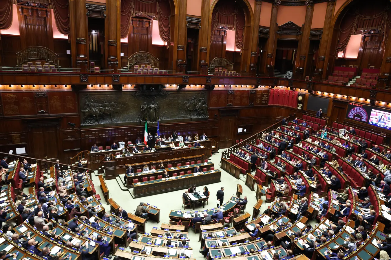 Legge elettorale, oggi il voto decisivo a scrutinio segreto. Meloni: «Serena come sempre»