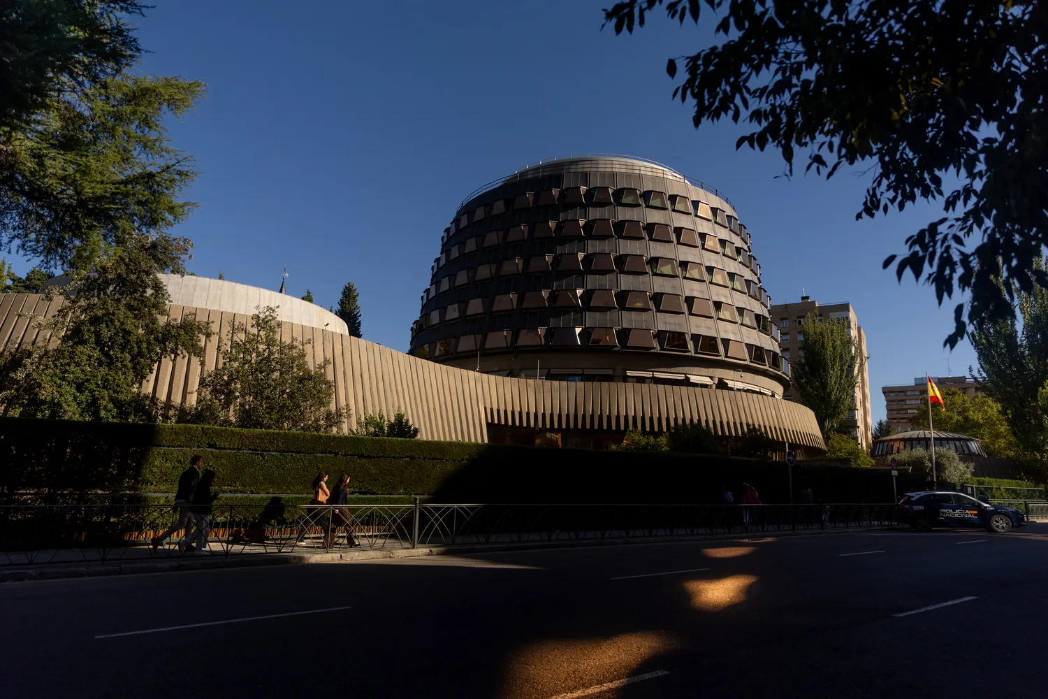 El bloque conservador del Constitucional acusa a la mayoría progresista de extralimitarse al avalar la amnistía a la malversación