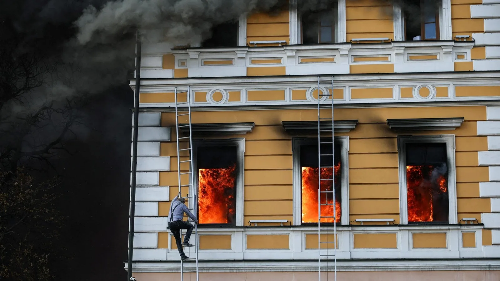 Guerra Ucraina - Russia. Kiev, raid russo in pieno giorno: almeno un morto