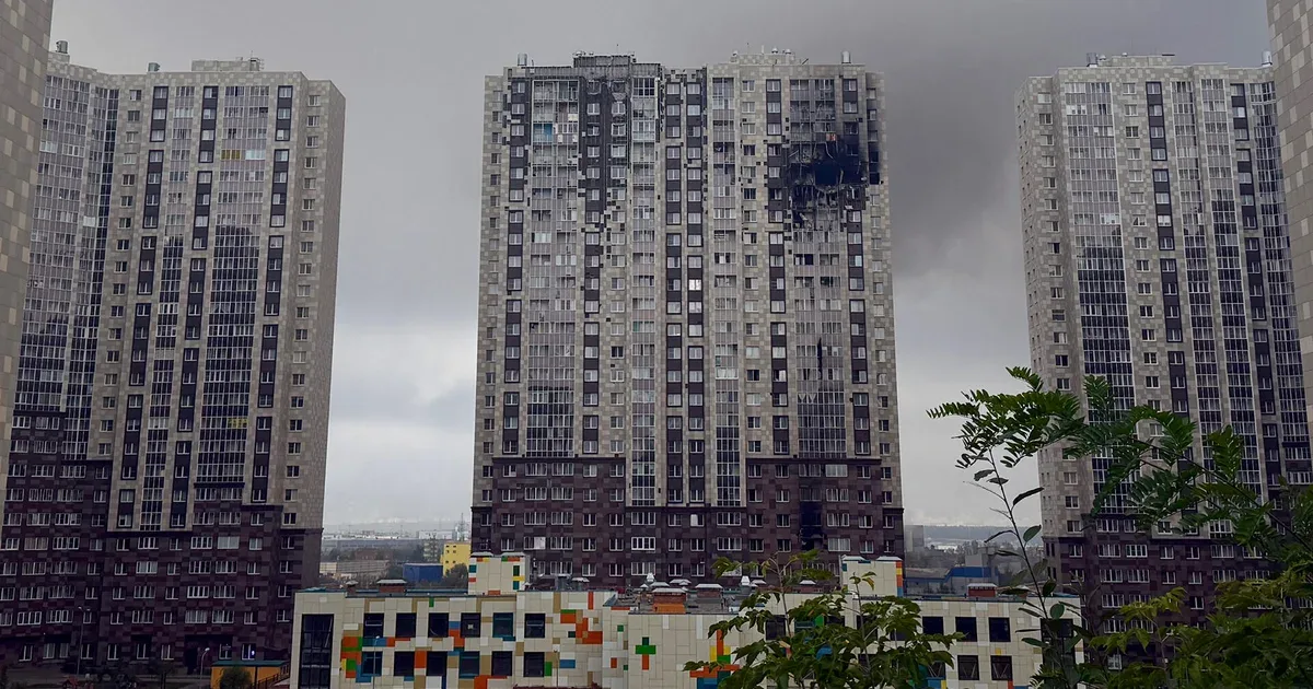 Videos show aftermath of Ukraine's massive attack on Moscow