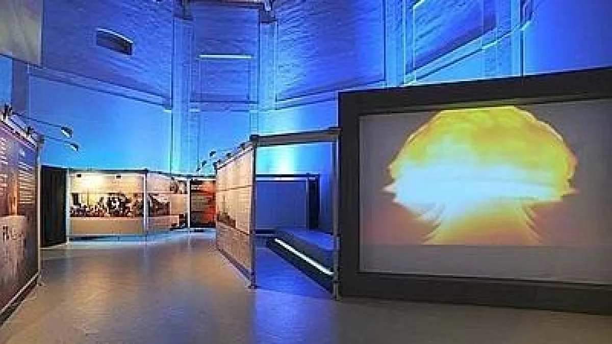 Se l'intelligenza artificiale è come l'atomica, allora controllarla sarà ancora più difficile