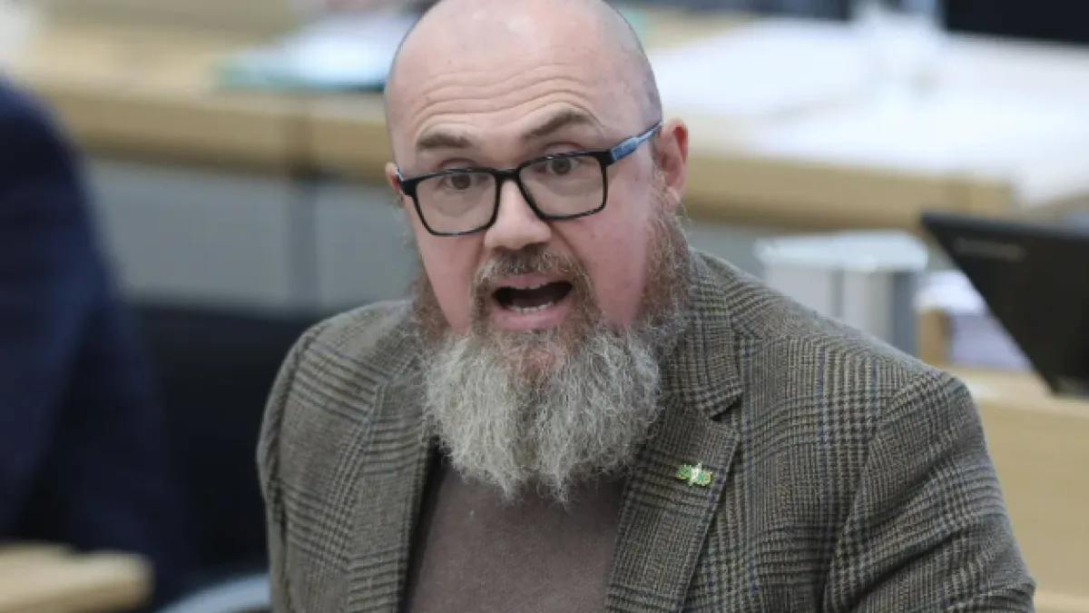 L'amore per Putin, lo studio dell'Islam: chi è Hans-Thomas Tillschneider, guru e ideologo dell'AfD