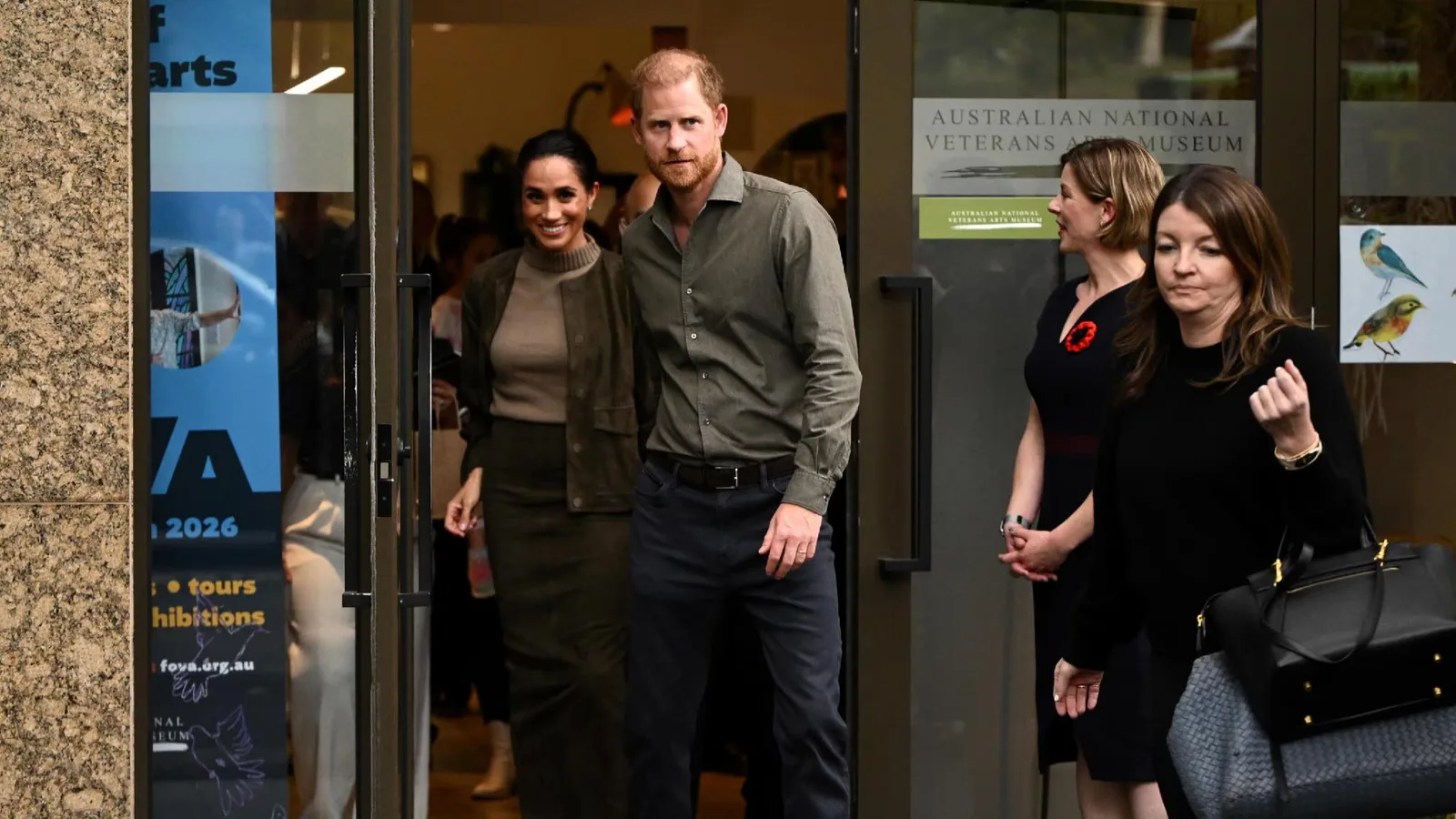 Re Carlo scrive al Governo: Harry e Meghan sono "privati cittadini". I Sussex: "Siamo sorpresi"