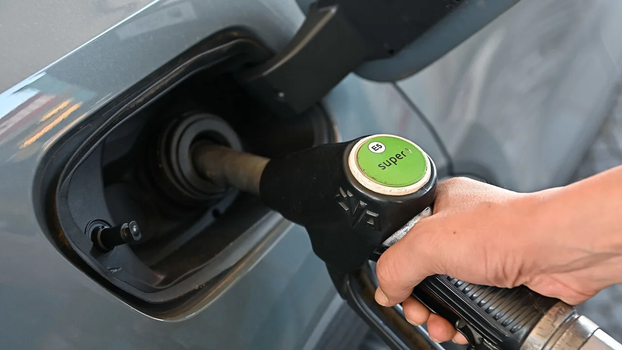 Prezzi dei carburanti ancora in rialzo,  il gasolio a 2,208 euro