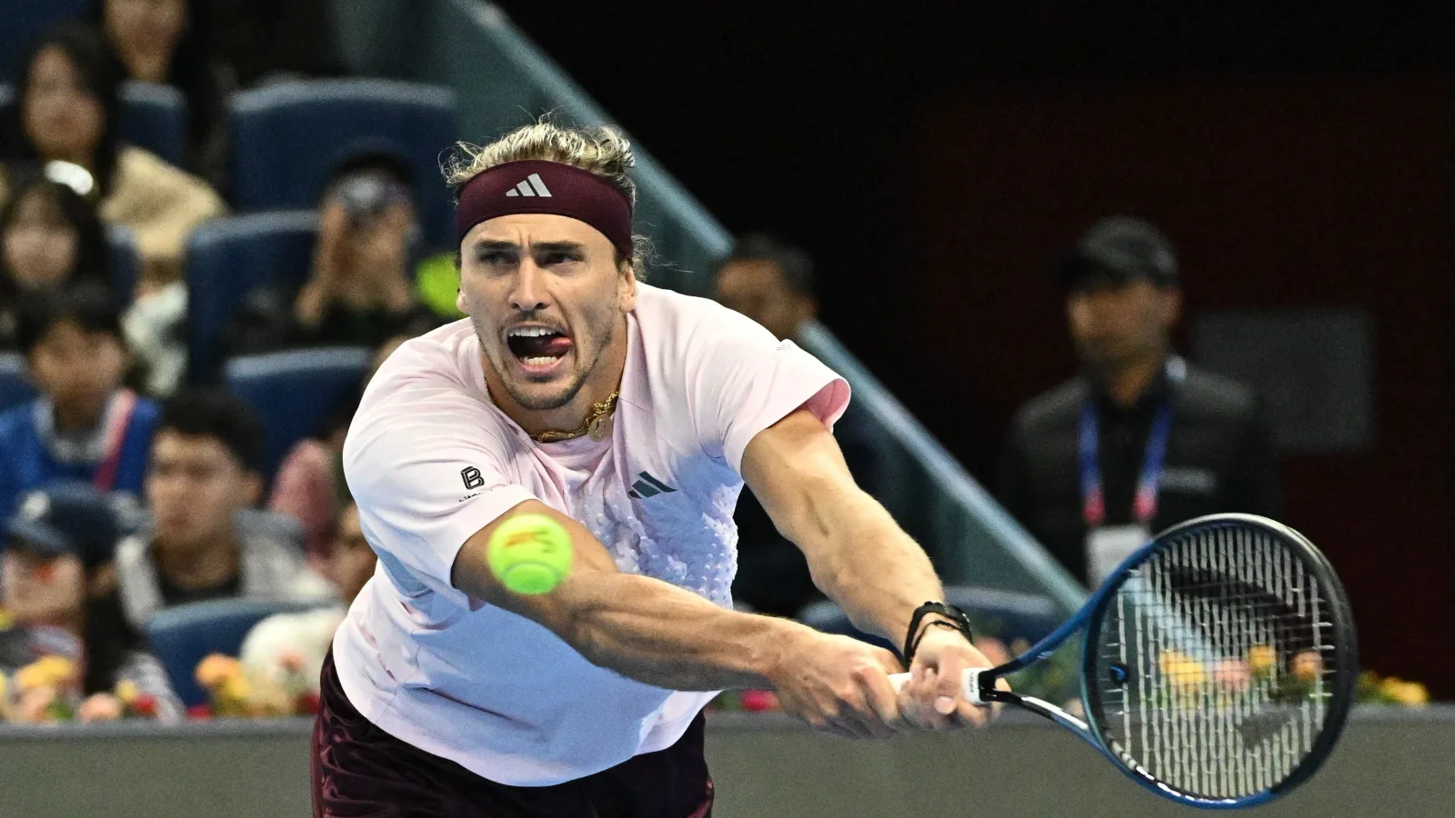 ATP-Turnier in Peking: Rückschlag für Zverev: Niederlage gegen Djokovic