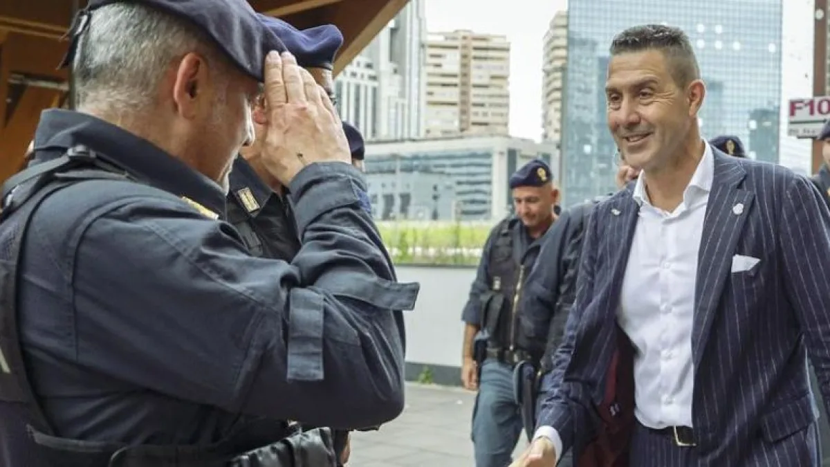 Indagine sui militari nel partito di Vannacci: «Non possono esserci divise in servizio attivo» | Il soldati-sindacalisti e gli slogan per FnV: «No ai traditori»