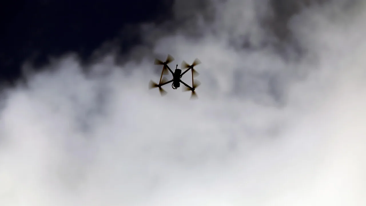 Drone viola lo spazio aereo lituano, allerta alla popolazione