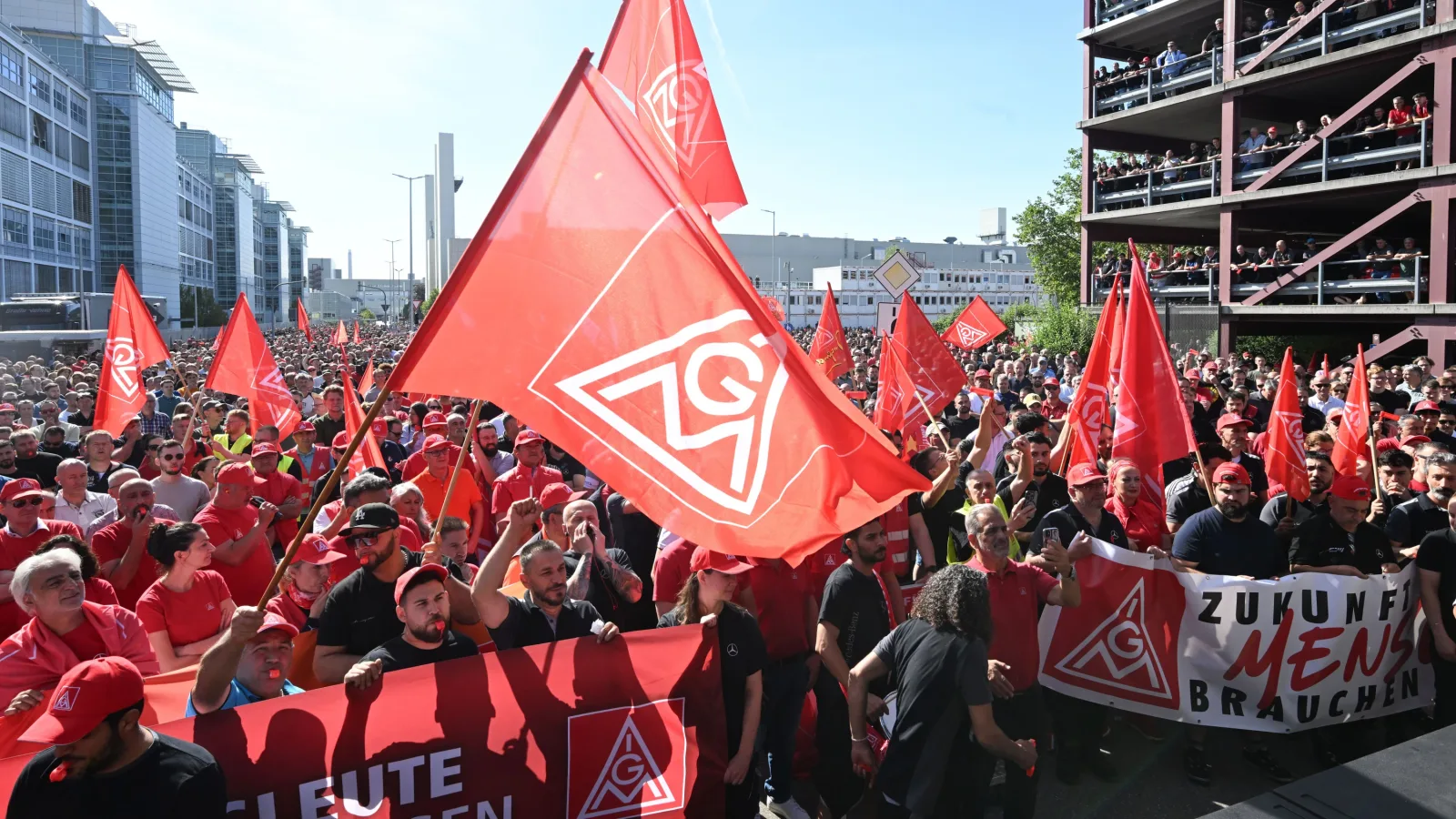 F.A.Z. Frühdenker: IG Metall ruft bundesweit zu Autoprotesten auf