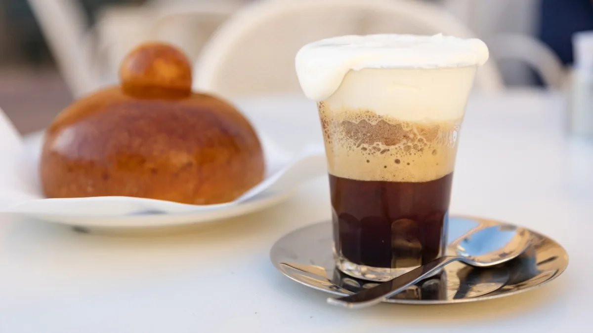 Come fare la vera granita siciliana a casa: il segreto della doppia frullata e due ricette