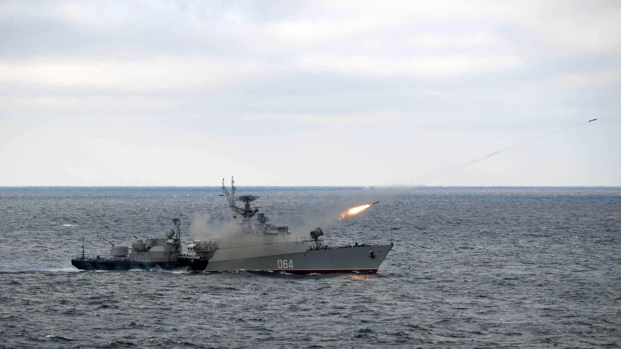 Kiev: 'Drone russo colpisce nave civile nel Mar Nero, morto il capitano'