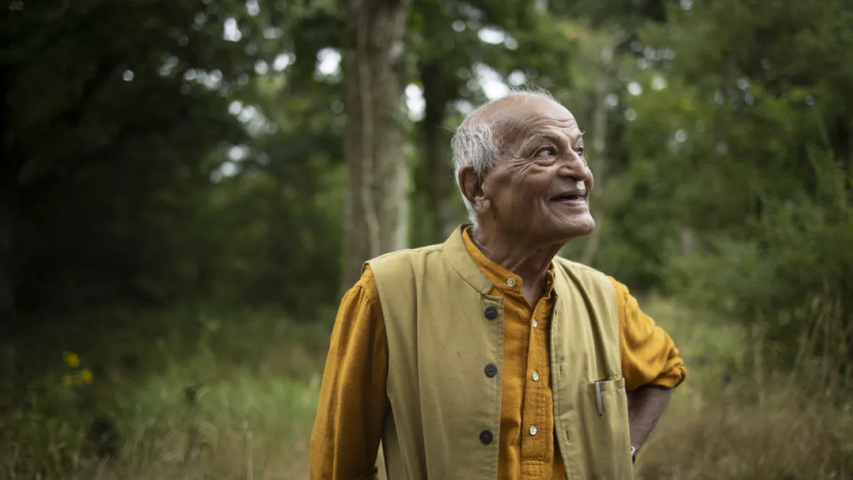 La pace comincia dalla cura del suolo, Satish Kumar parla di attivismo al “Terra Madre”: «Non ci può essere ecologia nella violenza»