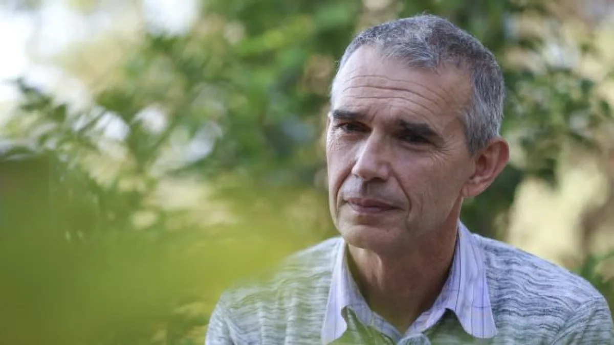 Francia, parla il prof cosparso di benzina da uno studente: «Il getto mi ha colpito il viso, non ho avuto paura»