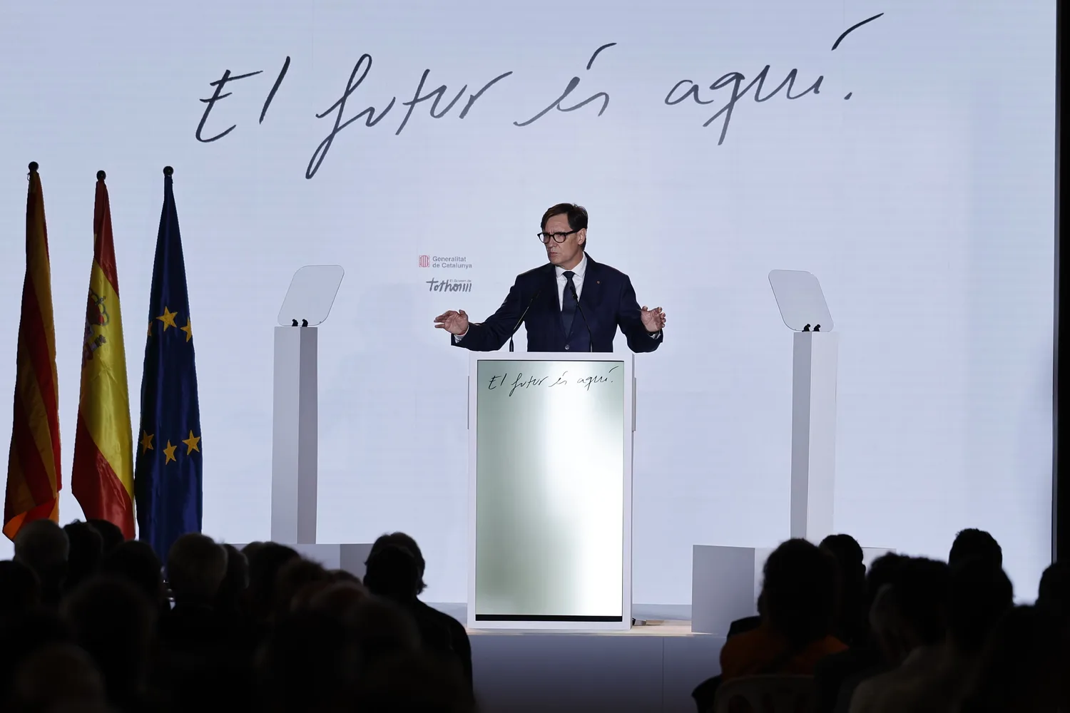 Illa anuncia una inversión de 2.500 millones para climatizar todas las escuelas de Cataluña en cinco años