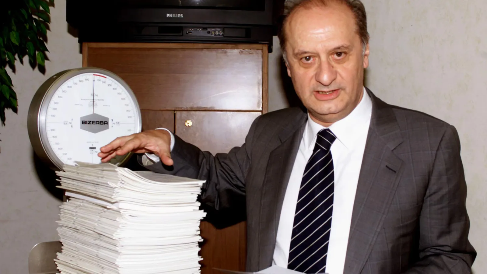 È morto l'ex ministro Raffaele Costa, aveva 90 anni: esponente liberale poi in Forza Italia