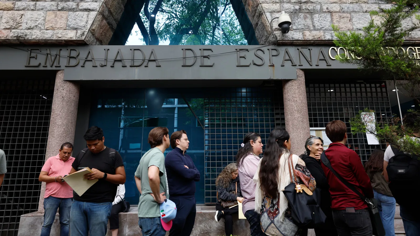 El Supremo da 48 horas a las partes para que se pronuncien sobre la suspensión del voto por la ‘ley de nietos’ tras el adelanto electoral