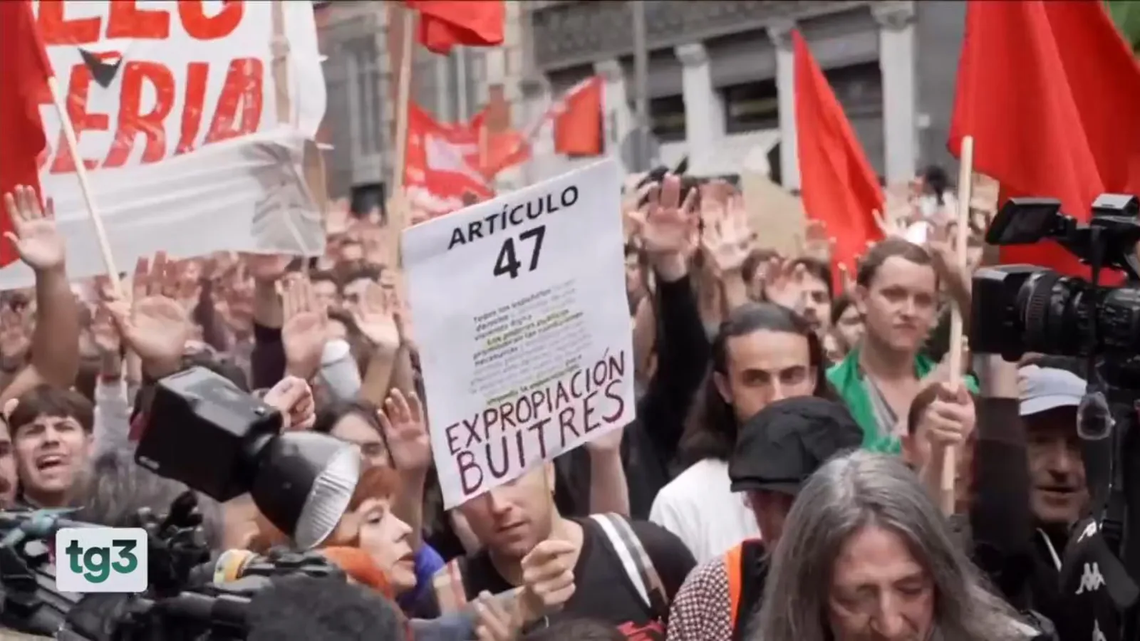 Spagna, il Congresso boccia i decreti anti emergenza casa: ipotesi voto anticipato