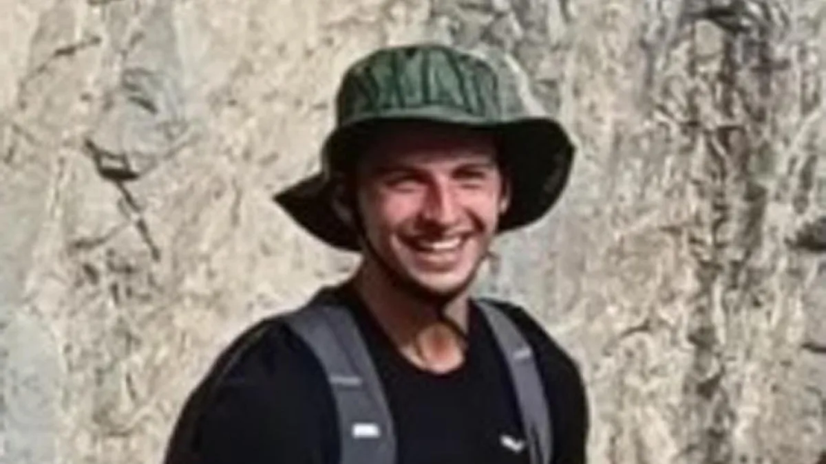 Morto al Colosseo, sette indagati per omicidio colposo. Andrea lavorava da solo: nessuno lo monitorava da terra