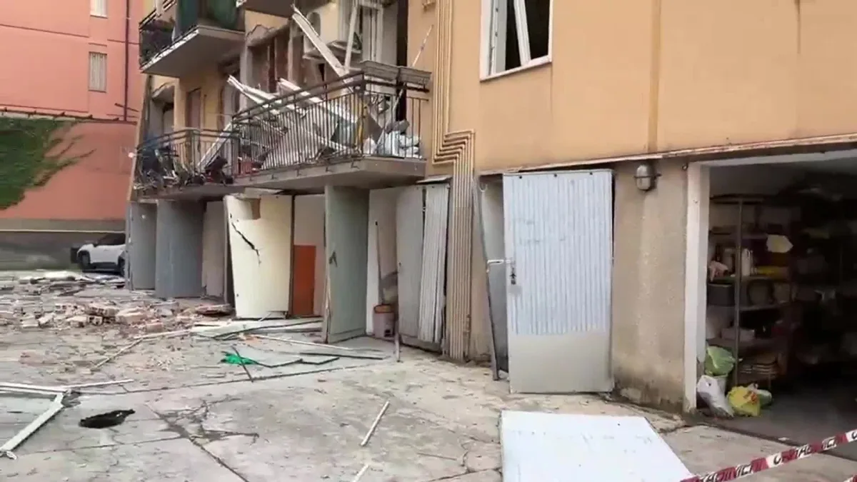 Bergamo, la palazzina esplosa: il video di macerie e danni alla struttura