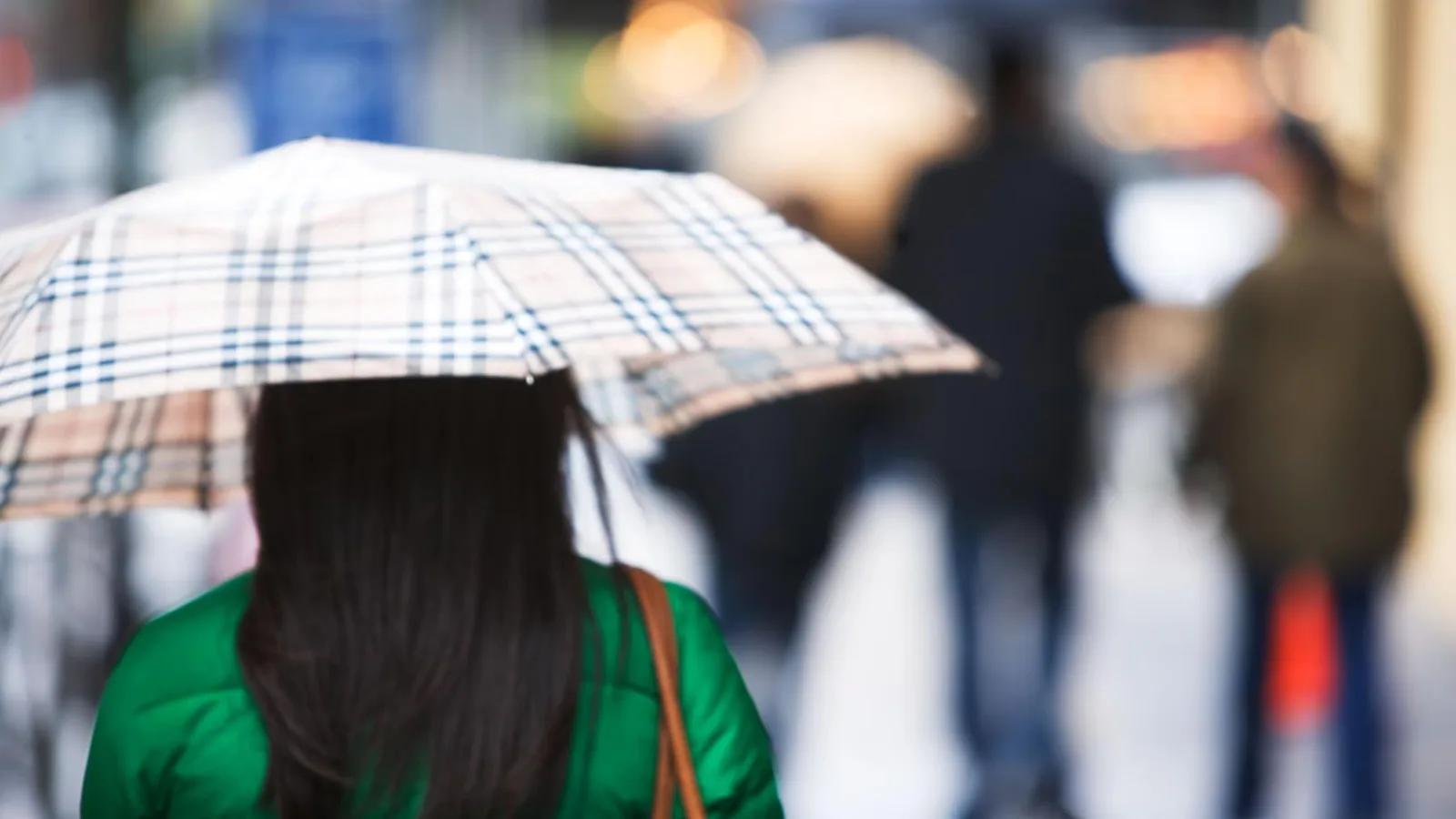 Meteo, è svolta termica: temporali e brusco calo delle temperature, ancora 24 ore di caldo e afa