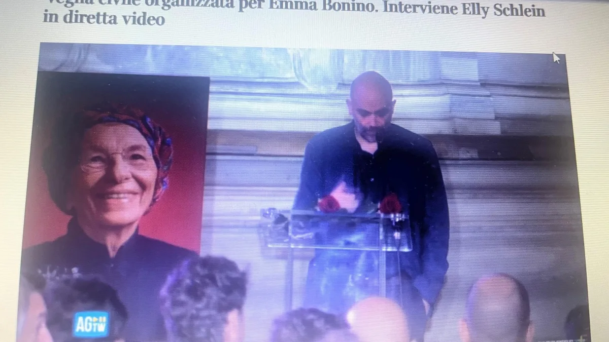 A Roma la veglia laica per Emma Bonino: le rose alzate al cielo, il discorso di Saviano. Attesa Schlein