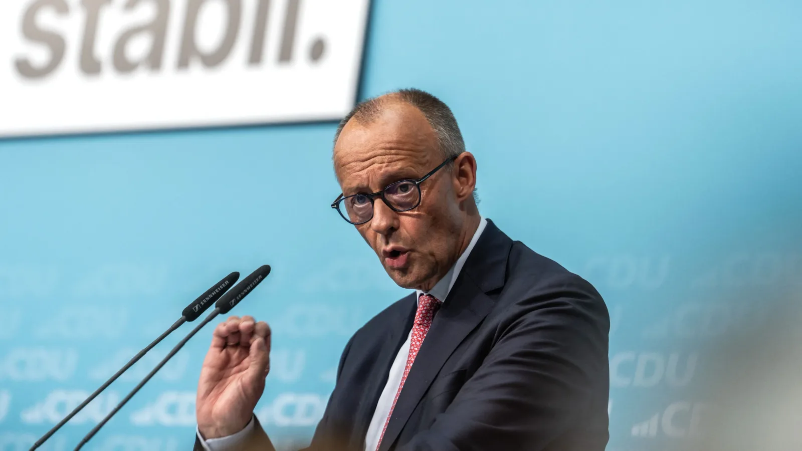 Deutschland-Liveblog: Merz ruft zum Kampf gegen Rassismus und Judenhass auf
