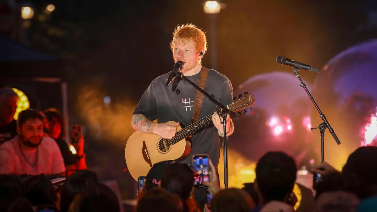 Waters attacca Ed Sheeran per lo stop al rapper dopo le frasi proPal: «C'è chi fa il giusto, chi lo str...o». Tutti gli artisti si ritirano dal suo tour negli Usa