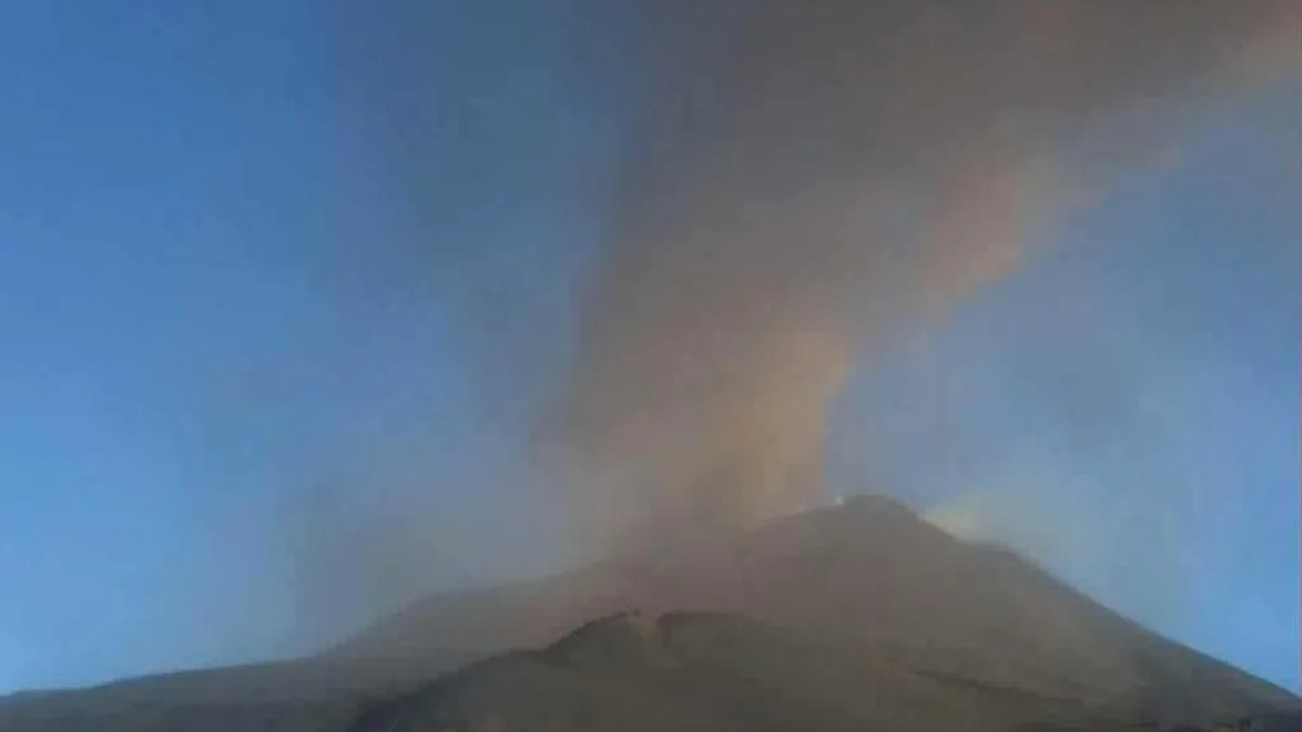 Catania, cenere lavica dell'Etna: chiuso l'aeroporto, in cielo nube alta almeno quattro chilometri