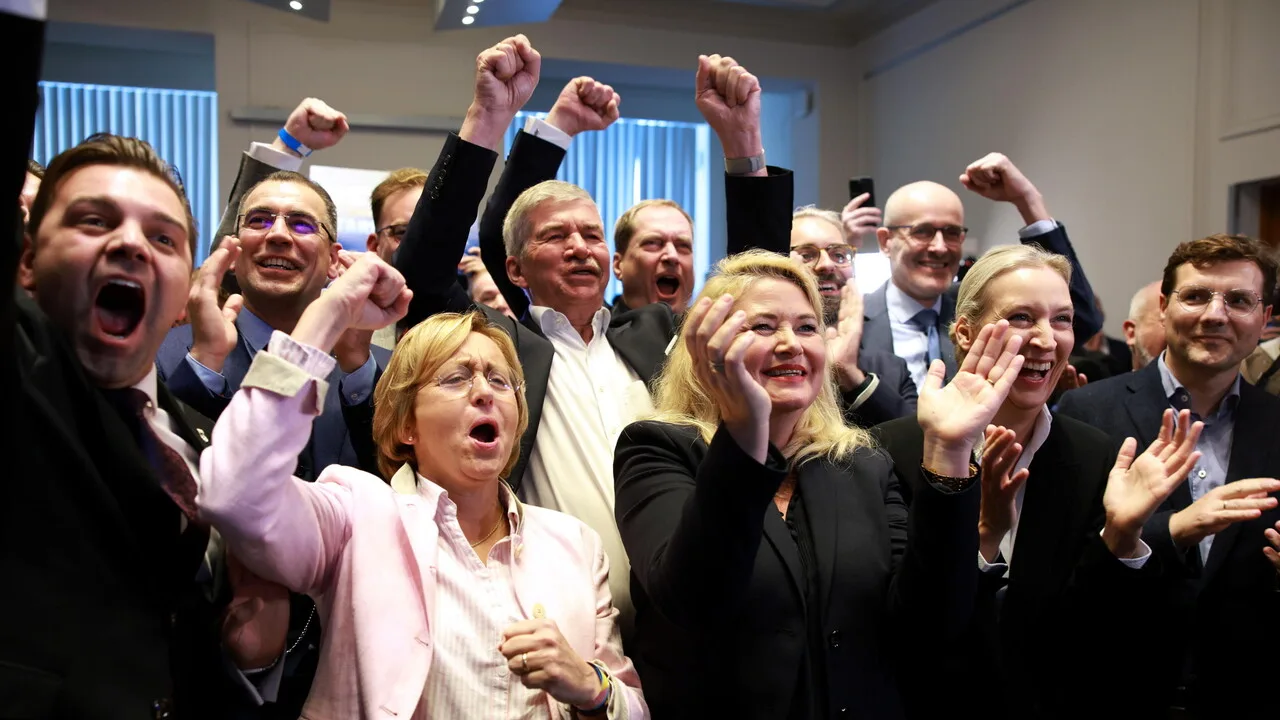 Germania, prime proiezioni: l'AfD prima in Pomerania, la Linke vince a Berlino. Merz: 'Un disastro'