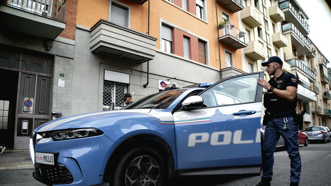 Omicidio a Torino, il corpo a pezzi a casa della prof