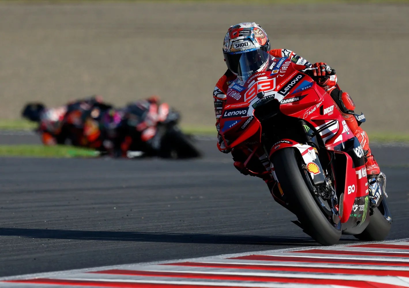 Marc Márquez borda un plan perfecto y gana a Martín en el GP de Japón